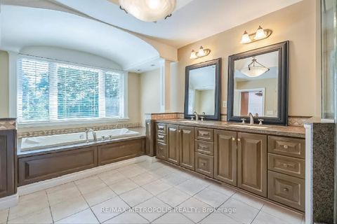 Photo 14 at 65 Woodcrest Road, Allandale Heights, Barrie