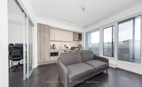 Photo 1 at 617 - 2020 Bathurst Street, Cedarvale, Toronto