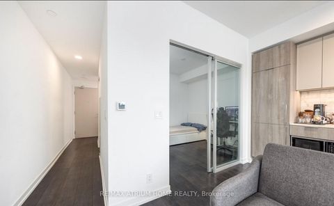 Photo 6 at 617 - 2020 Bathurst Street, Cedarvale, Toronto