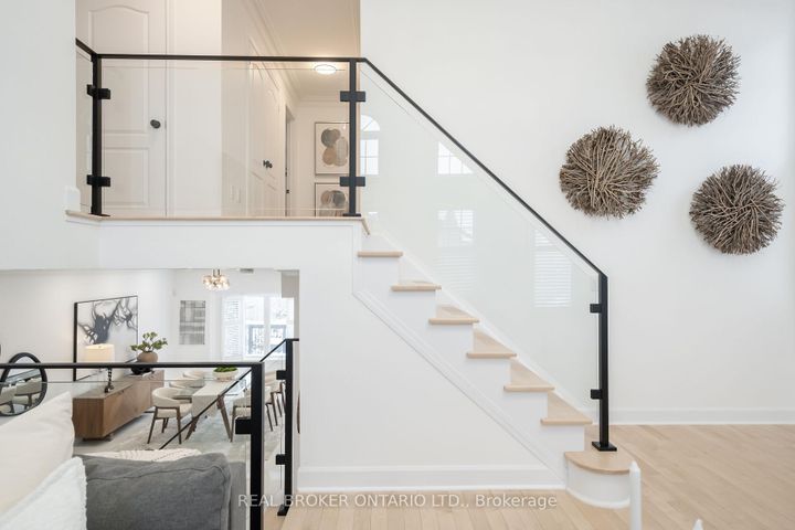 Photo 14 at 33 Carnoustie Crescent, Jefferson, Richmond Hill