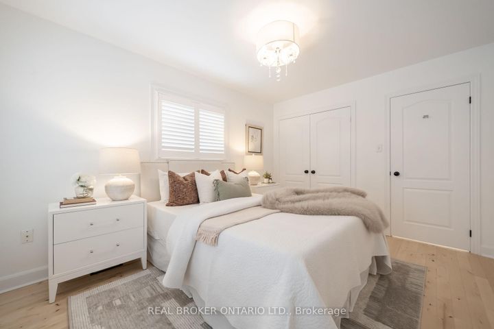 Photo 23 at 33 Carnoustie Crescent, Jefferson, Richmond Hill