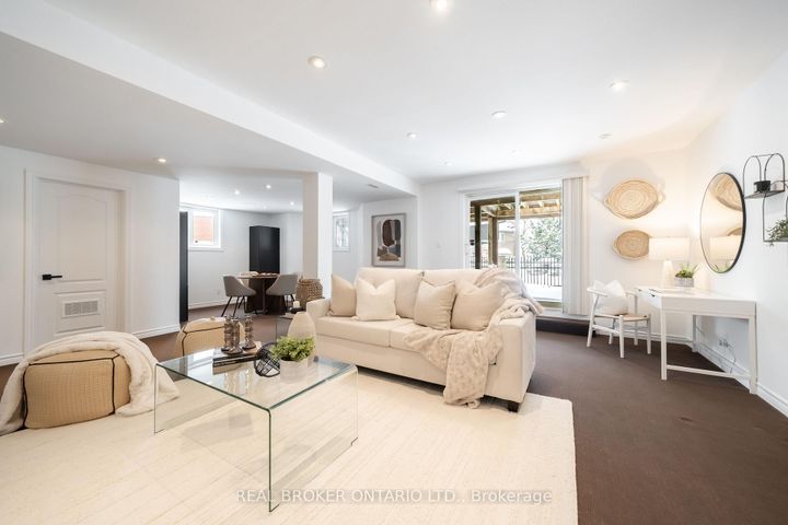 Photo 31 at 33 Carnoustie Crescent, Jefferson, Richmond Hill