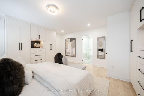 Photo 19 at 33 Carnoustie Crescent, Jefferson, Richmond Hill