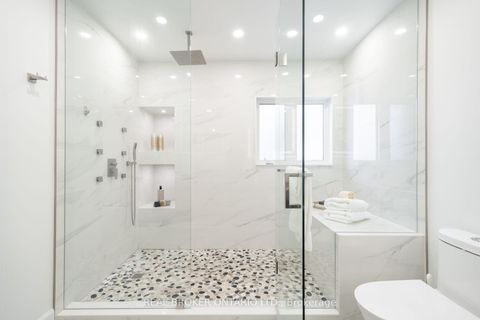 Photo 22 at 33 Carnoustie Crescent, Jefferson, Richmond Hill