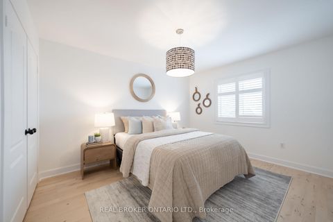 Photo 25 at 33 Carnoustie Crescent, Jefferson, Richmond Hill