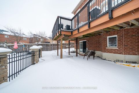 Photo 36 at 33 Carnoustie Crescent, Jefferson, Richmond Hill