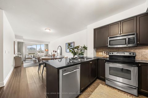 Photo 10 at 308 - 650 Mount Pleasant Road, Mount Pleasant West, Toronto