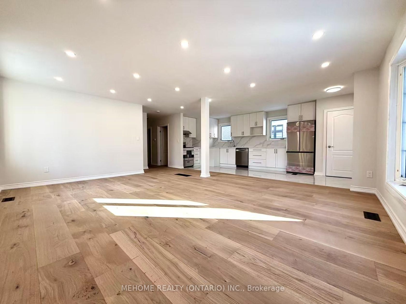 6 Clementine Square, Woburn, Toronto photo 8