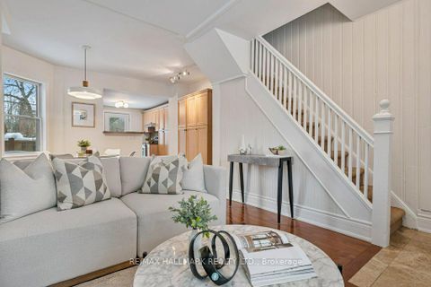 Photo 5 at 203 Oakcrest Avenue, Danforth, Toronto