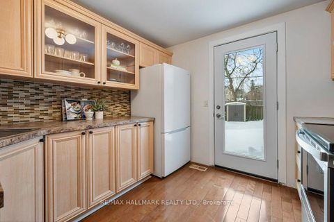 Photo 13 at 203 Oakcrest Avenue, Danforth, Toronto