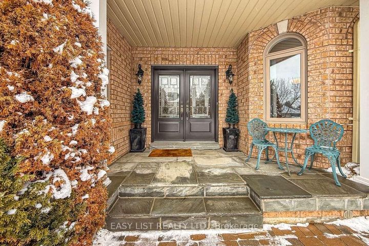 Photo 2 at 37 Nevada Crescent, Rural Vaughan, Vaughan