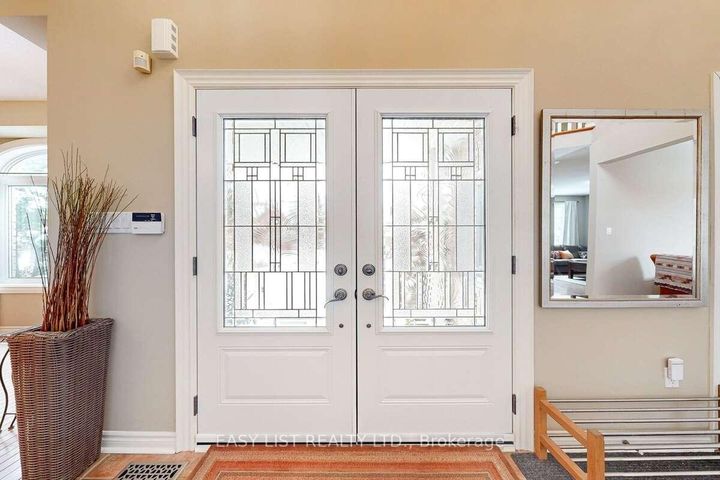 Photo 3 at 37 Nevada Crescent, Rural Vaughan, Vaughan