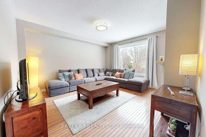 Photo 8 at 37 Nevada Crescent, Rural Vaughan, Vaughan