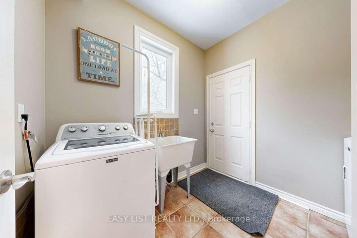 Photo 21 at 37 Nevada Crescent, Rural Vaughan, Vaughan