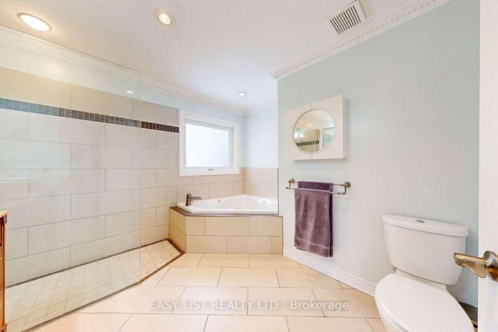 Photo 33 at 37 Nevada Crescent, Rural Vaughan, Vaughan