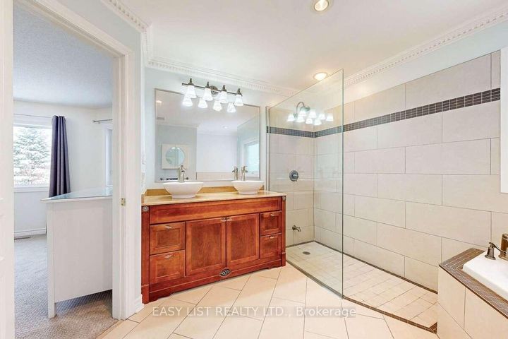 Photo 34 at 37 Nevada Crescent, Rural Vaughan, Vaughan