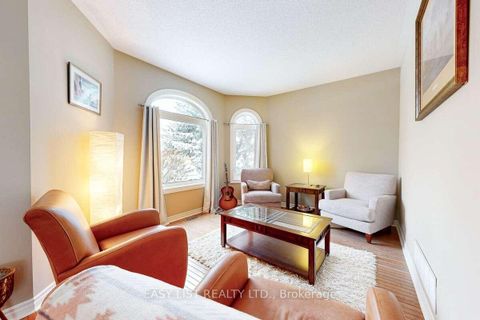 Photo 6 at 37 Nevada Crescent, Rural Vaughan, Vaughan