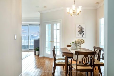 Photo 4 at 502 - 2662 Bloor Street W, Kingsway South, Toronto