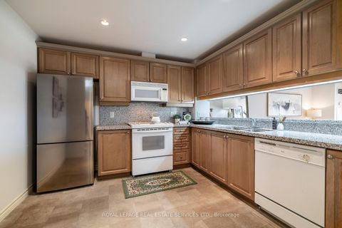 Photo 10 at 502 - 2662 Bloor Street W, Kingsway South, Toronto