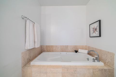 Photo 16 at 502 - 2662 Bloor Street W, Kingsway South, Toronto