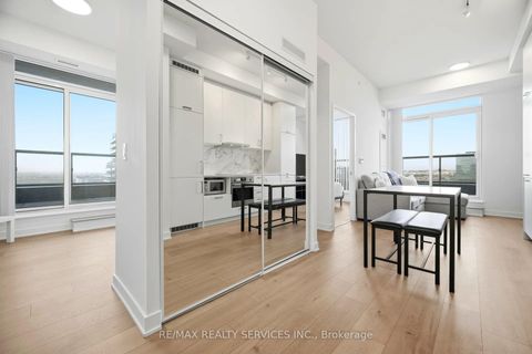 Photo 5 at 1007 - 60 Honeycrisp Crescent, Vaughan Corporate Centre, Vaughan