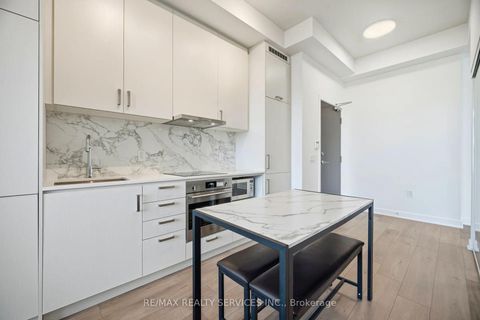 Photo 7 at 1007 - 60 Honeycrisp Crescent, Vaughan Corporate Centre, Vaughan