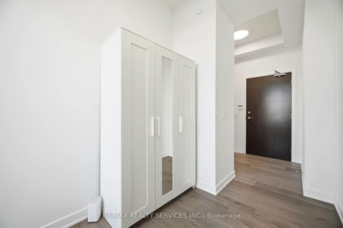 Photo 21 at 1007 - 60 Honeycrisp Crescent, Vaughan Corporate Centre, Vaughan