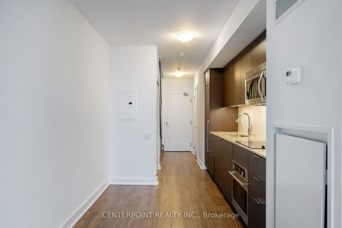 Photo 9 at 448 - 5 Hanna Avenue, Niagara, Toronto