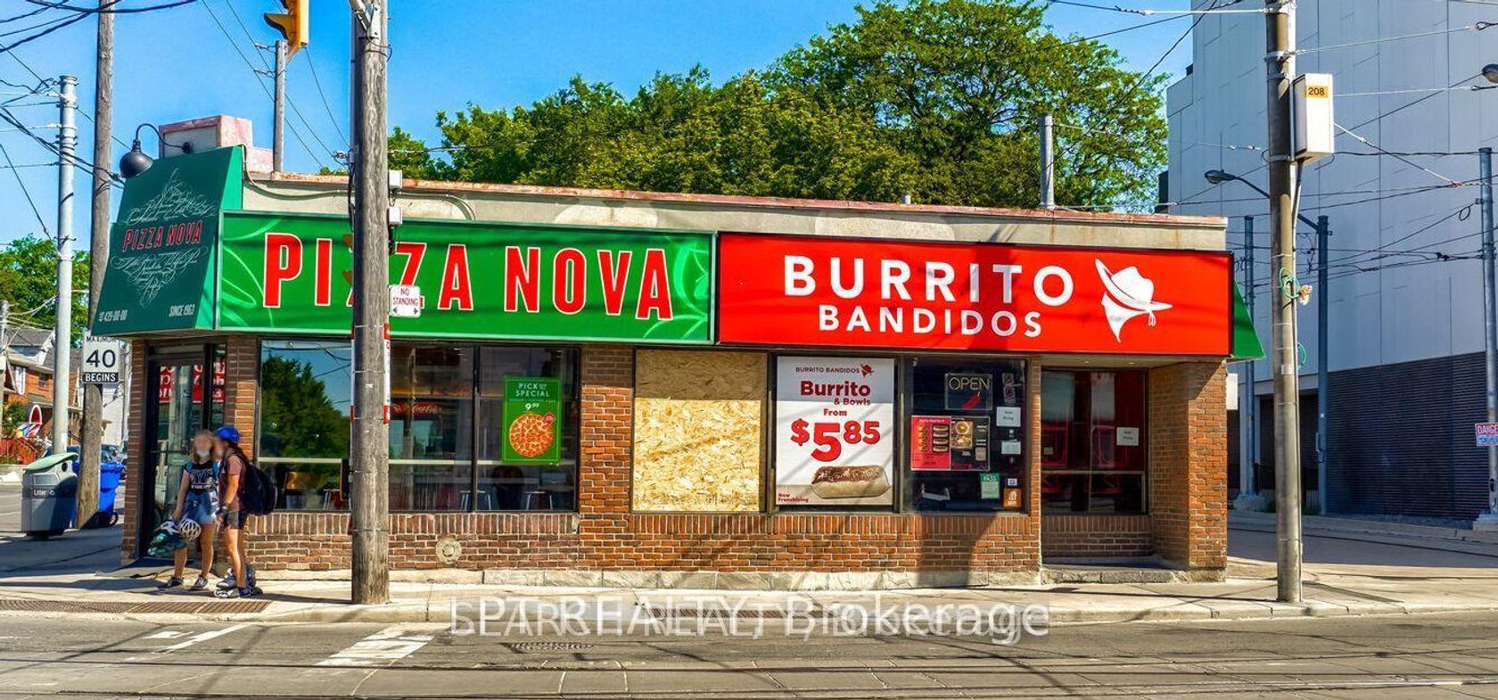 1614 Queen Street E, The Beaches, Toronto photo 2