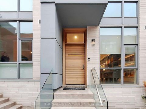 Photo 2 at 18 - 850 Richmond Street W, Niagara, Toronto