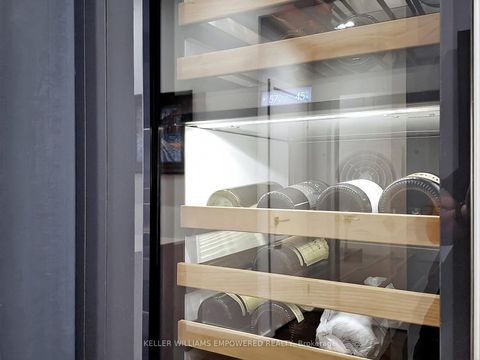 Photo 5 at 18 - 850 Richmond Street W, Niagara, Toronto