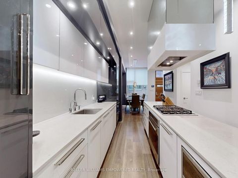 Photo 8 at 18 - 850 Richmond Street W, Niagara, Toronto