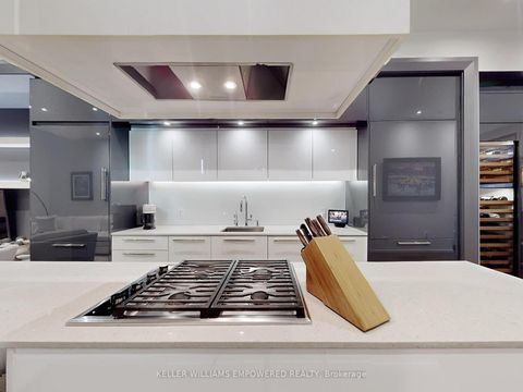 Photo 9 at 18 - 850 Richmond Street W, Niagara, Toronto