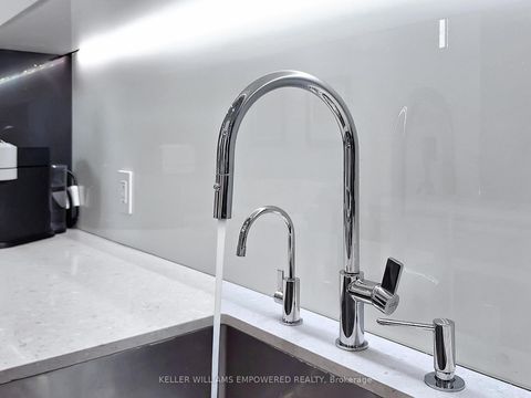 Photo 10 at 18 - 850 Richmond Street W, Niagara, Toronto