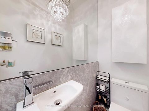 Photo 15 at 18 - 850 Richmond Street W, Niagara, Toronto