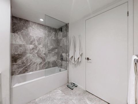 Photo 32 at 18 - 850 Richmond Street W, Niagara, Toronto