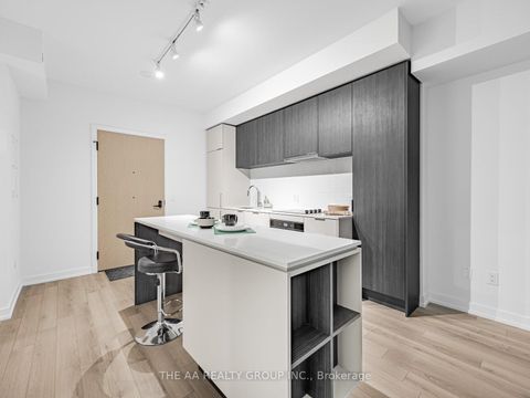 Photo 4 at 802 - 89 Church Street, Yonge Corridor, Toronto