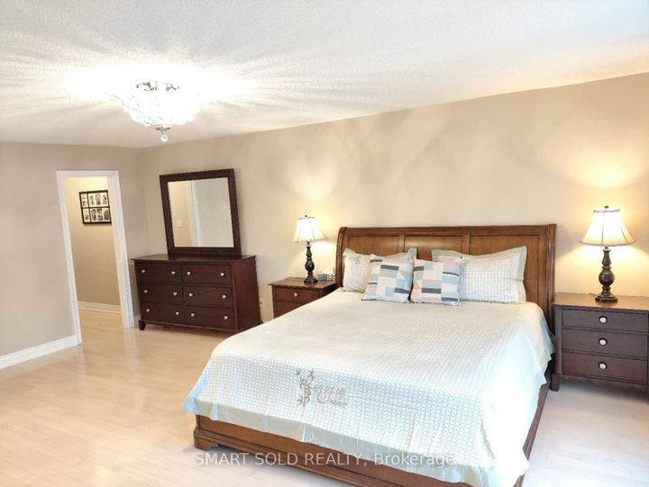 Photo 4 at 67 Chantilly Crescent, Westbrook, Richmond Hill