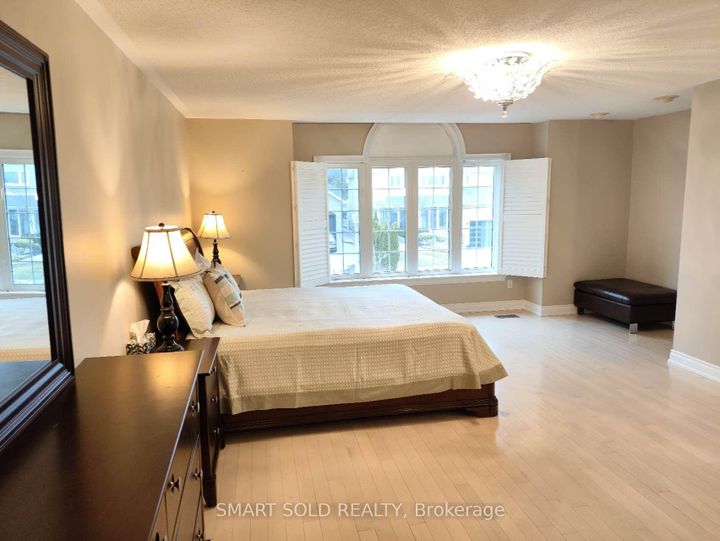 Photo 5 at 67 Chantilly Crescent, Westbrook, Richmond Hill