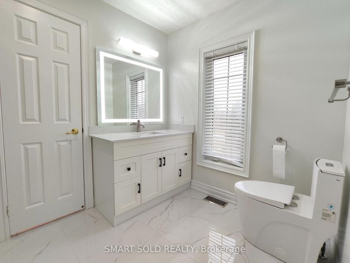 Photo 14 at 67 Chantilly Crescent, Westbrook, Richmond Hill