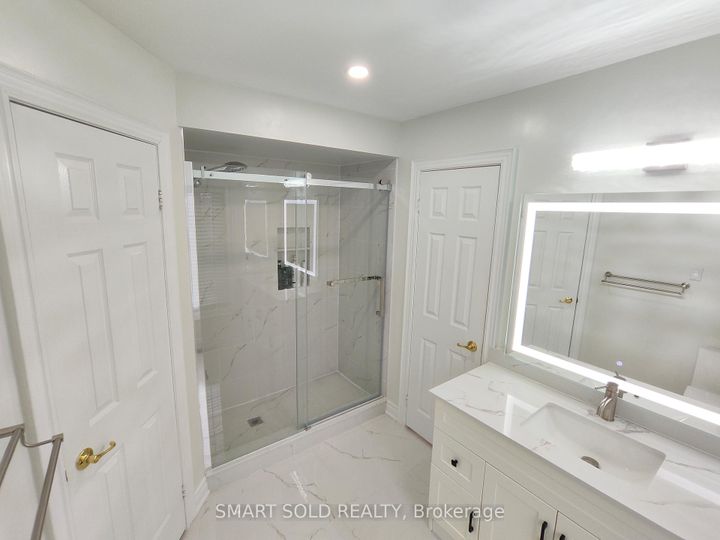 Photo 15 at 67 Chantilly Crescent, Westbrook, Richmond Hill