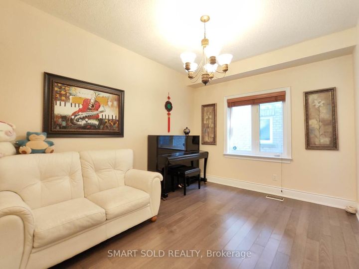 Photo 24 at 67 Chantilly Crescent, Westbrook, Richmond Hill