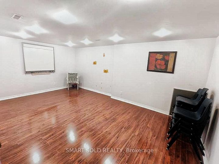 Photo 32 at 67 Chantilly Crescent, Westbrook, Richmond Hill