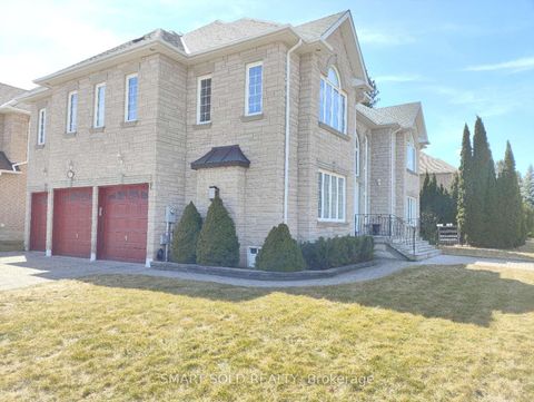 Photo 2 at 67 Chantilly Crescent, Westbrook, Richmond Hill