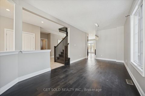 Photo 9 at 35 Marta Crescent, Ardagh, Barrie