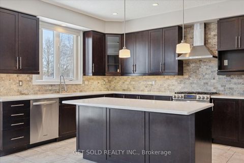 Photo 12 at 35 Marta Crescent, Ardagh, Barrie