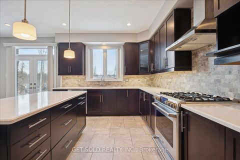 Photo 13 at 35 Marta Crescent, Ardagh, Barrie