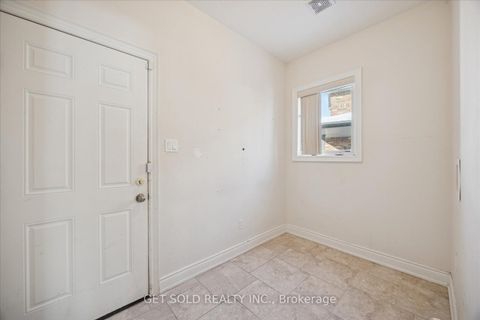 Photo 18 at 35 Marta Crescent, Ardagh, Barrie