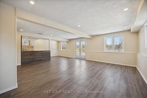 Photo 37 at 35 Marta Crescent, Ardagh, Barrie