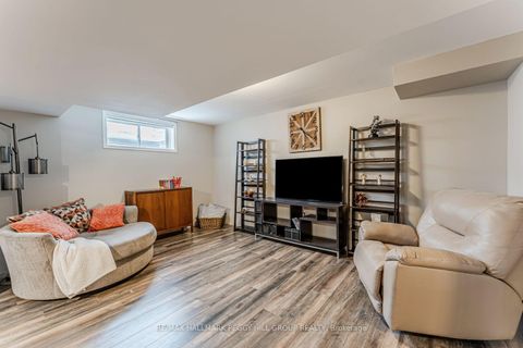 Photo 10 at 53 Butternut Drive, Holly, Barrie